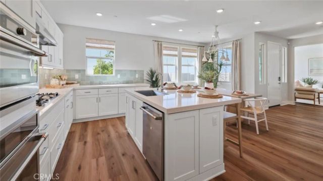 693 Guy Turner Drive, Camarillo, CA 93010