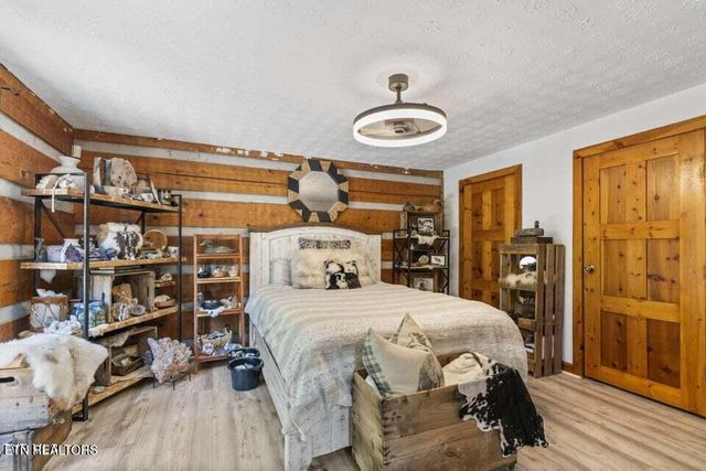 2169 Ranch Rd, Dandridge, TN 37725