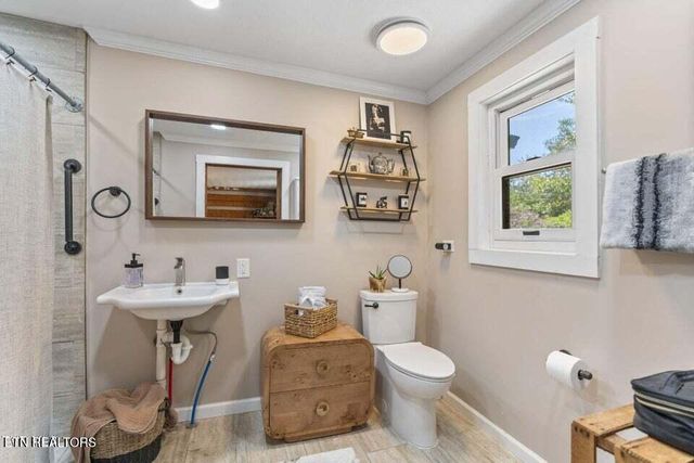 2169 Ranch Rd, Dandridge, TN 37725