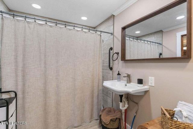 2169 Ranch Rd, Dandridge, TN 37725