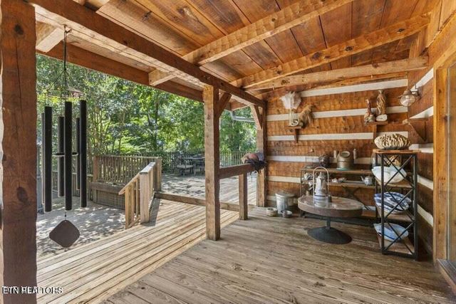 2169 Ranch Rd, Dandridge, TN 37725