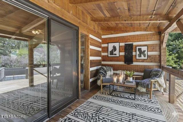 2169 Ranch Rd, Dandridge, TN 37725