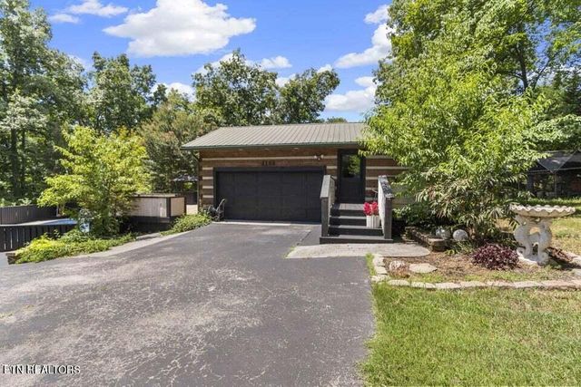 2169 Ranch Rd, Dandridge, TN 37725