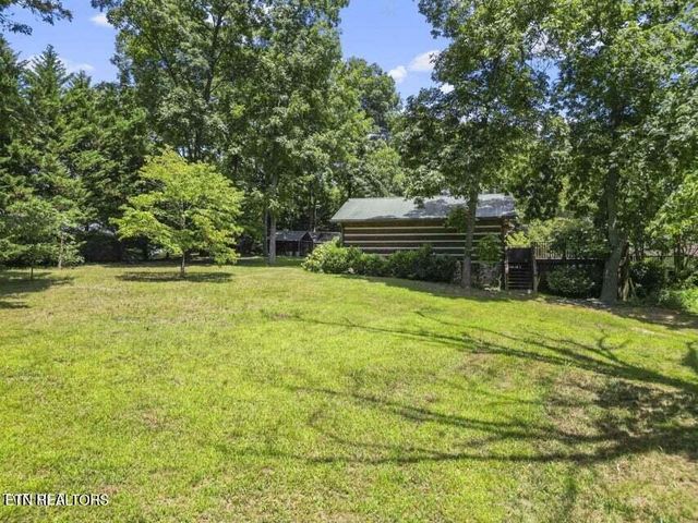 2169 Ranch Rd, Dandridge, TN 37725