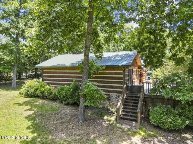 2169 Ranch Rd, Dandridge, TN 37725