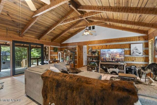 2169 Ranch Rd, Dandridge, TN 37725