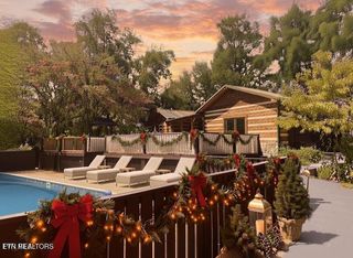 2169 Ranch Rd, Dandridge, TN 37725