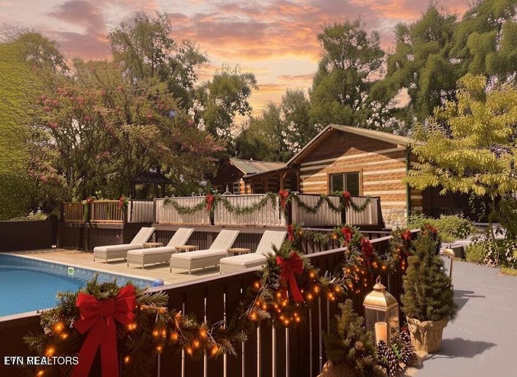 2169 Ranch Rd, Dandridge, TN 37725