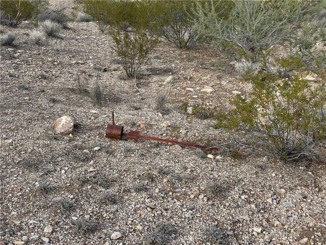 000 S Don Luis Road, Golden Valley, AZ 86413