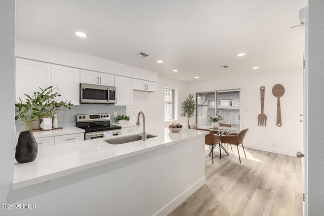 9015 W ELM Street 8, Phoenix, AZ 85037