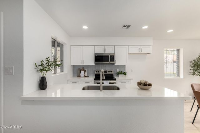 9015 W ELM Street 8, Phoenix, AZ 85037