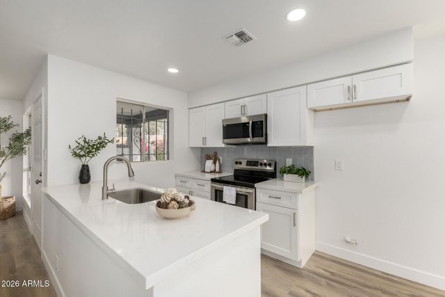 9015 W ELM Street 8, Phoenix, AZ 85037