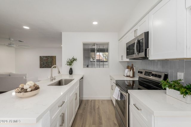 9015 W ELM Street 8, Phoenix, AZ 85037