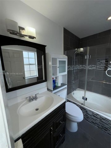 8712 NW 108th Ln 8712, Hialeah Gardens, FL 33018