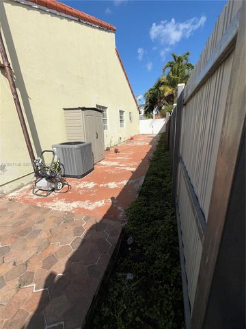 8712 NW 108th Ln 8712, Hialeah Gardens, FL 33018