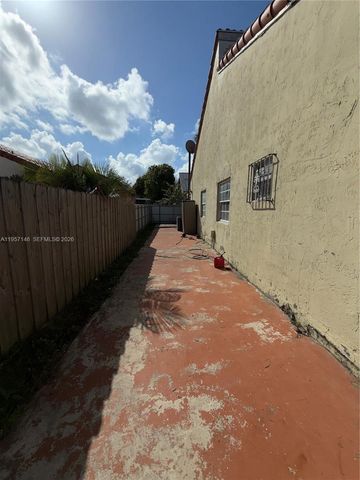 8712 NW 108th Ln 8712, Hialeah Gardens, FL 33018