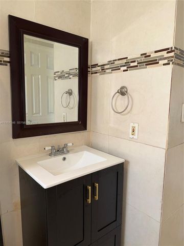 8712 NW 108th Ln 8712, Hialeah Gardens, FL 33018