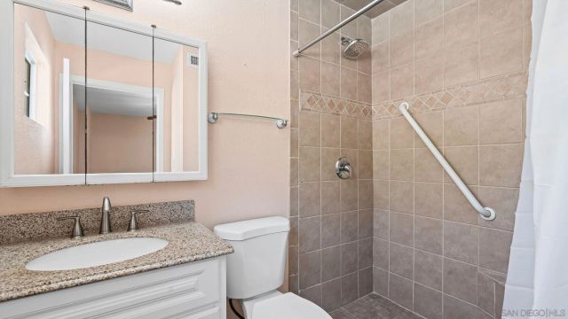 8410 Innsdale Ln, San Diego, CA 92114