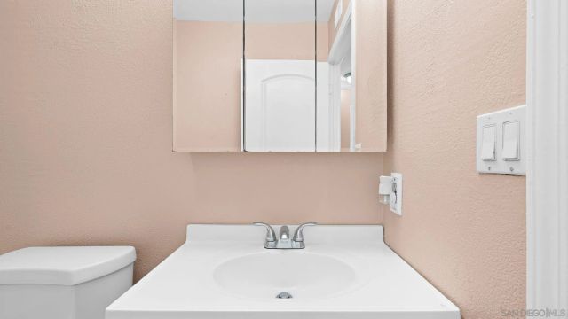 8410 Innsdale Ln, San Diego, CA 92114