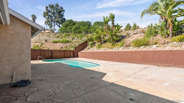 8410 Innsdale Ln, San Diego, CA 92114