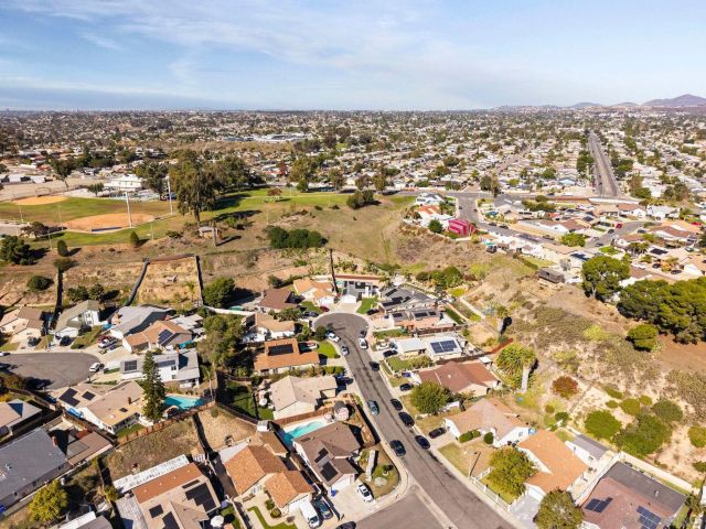 8410 Innsdale Ln, San Diego, CA 92114