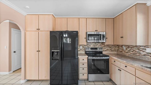 8410 Innsdale Ln, San Diego, CA 92114