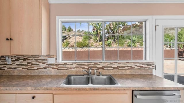 8410 Innsdale Ln, San Diego, CA 92114