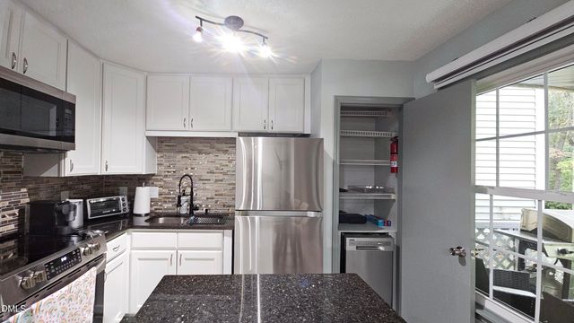 503 Gosgooseneck Dr B2, Cary, NC 27513