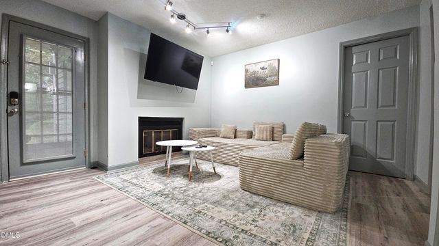 503 Gosgooseneck Dr B2, Cary, NC 27513