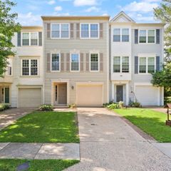 303 BARNFIELD SQ NE, Leesburg, VA 20176