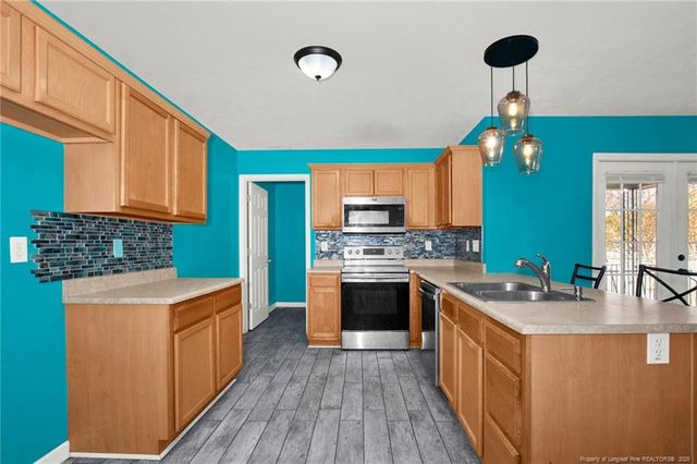 1111 Thistle Gold Drive, Hope Mills, NC 28348