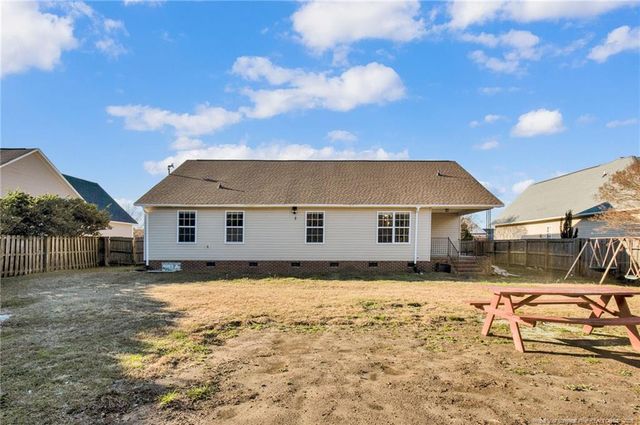 1111 Thistle Gold Drive, Hope Mills, NC 28348