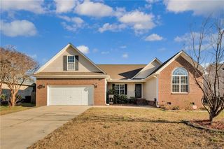 1111 Thistle Gold Drive, Hope Mills, NC 28348