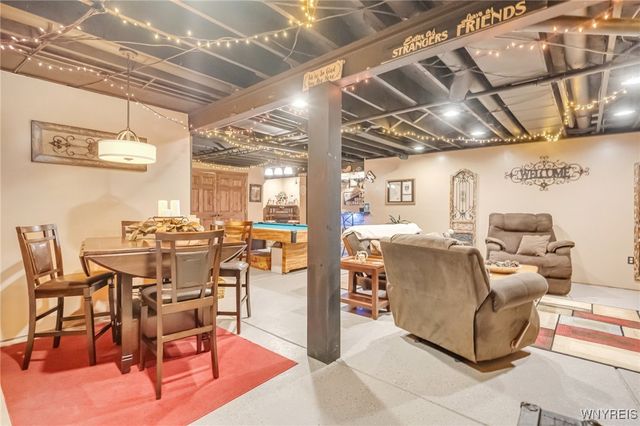 13373 Day Road, Holland, NY 14080