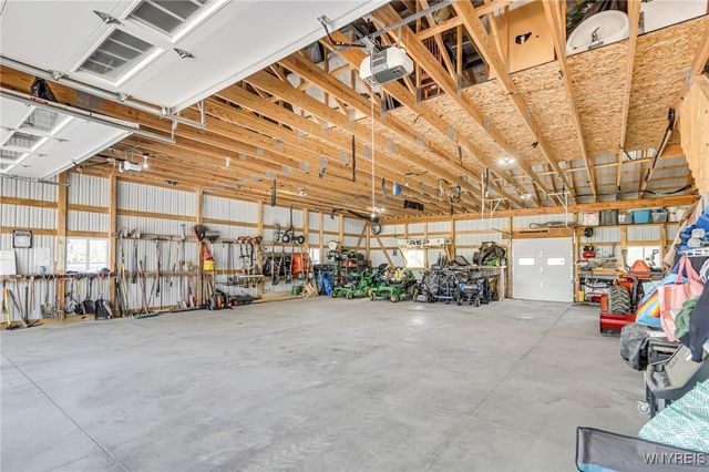 13373 Day Road, Holland, NY 14080