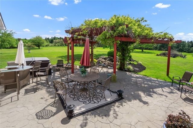 13373 Day Road, Holland, NY 14080