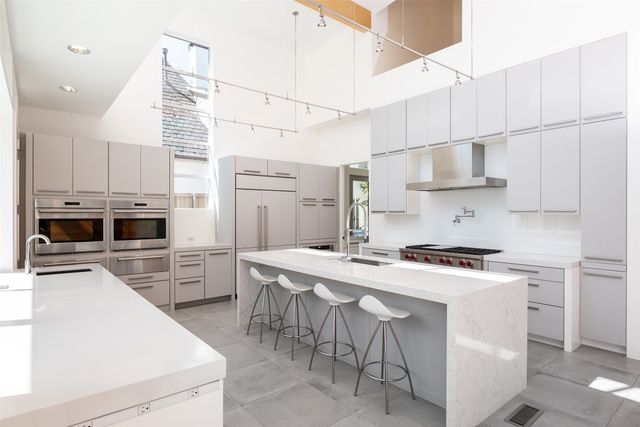 6446 Prestonshire Lane, Dallas, TX 75225