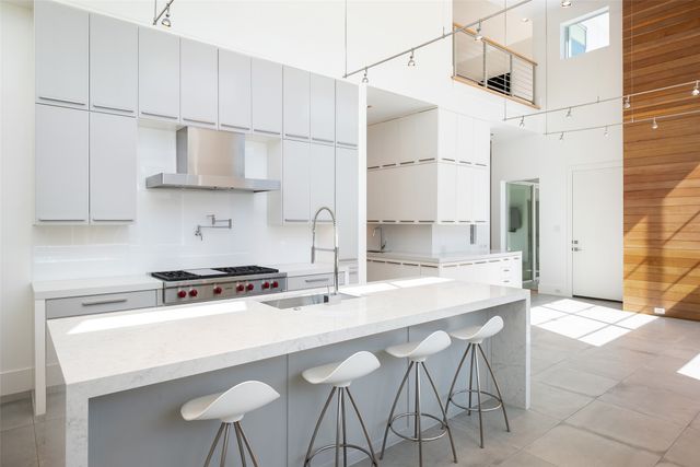 6446 Prestonshire Lane, Dallas, TX 75225