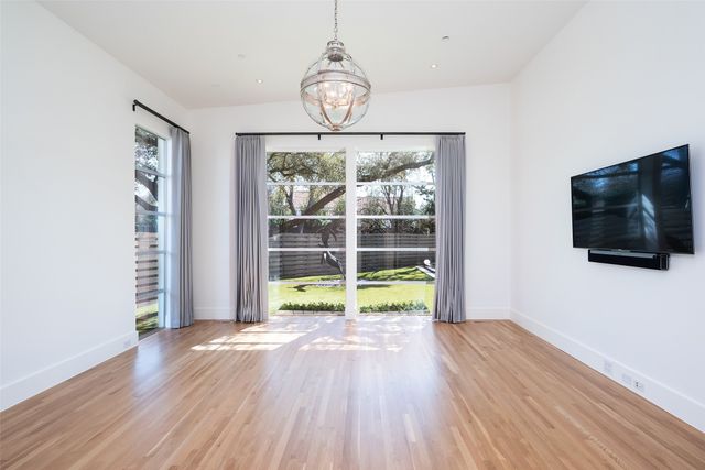 6446 Prestonshire Lane, Dallas, TX 75225