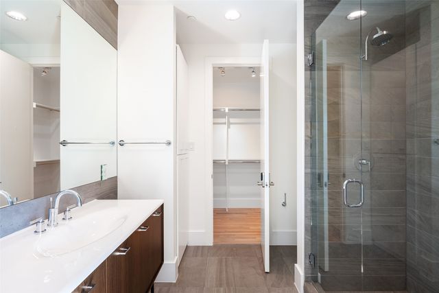 6446 Prestonshire Lane, Dallas, TX 75225