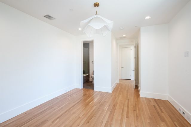 6446 Prestonshire Lane, Dallas, TX 75225