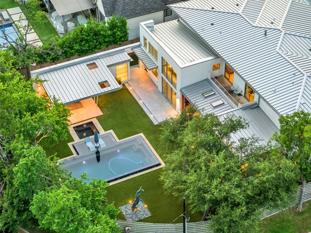 6446 Prestonshire Lane, Dallas, TX 75225