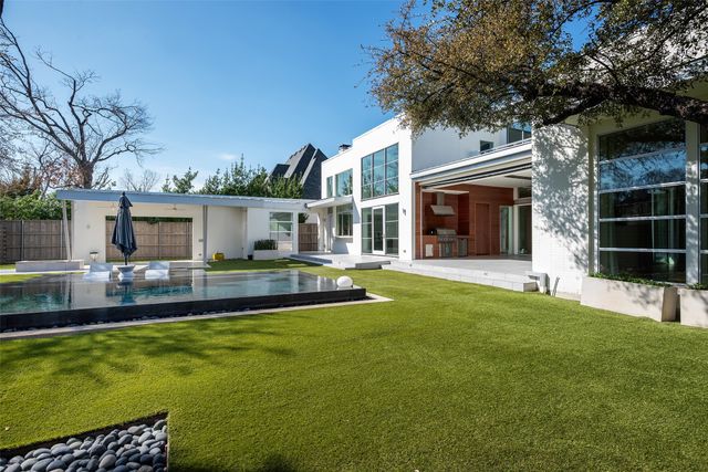 6446 Prestonshire Lane, Dallas, TX 75225