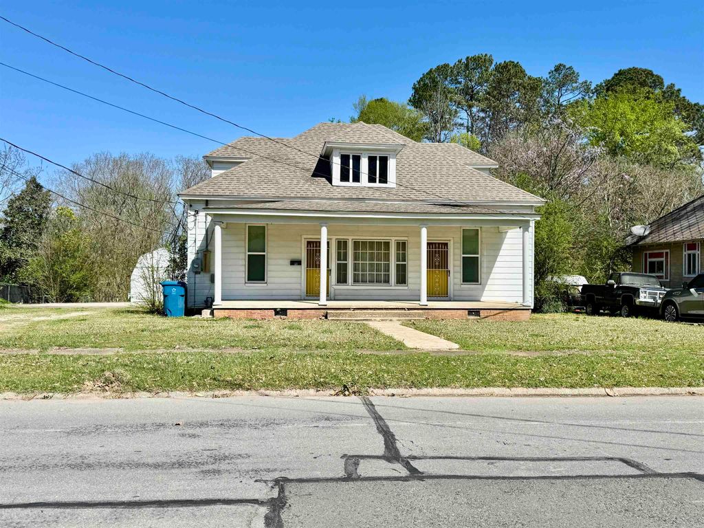 124 W Sullenberger, Malvern, AR 72104