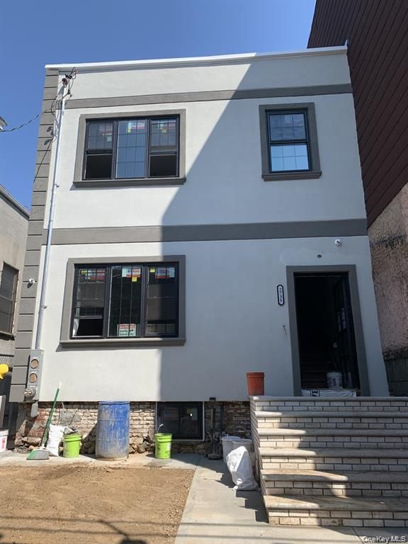 27-35 Fulton, Brooklyn, NY 11207