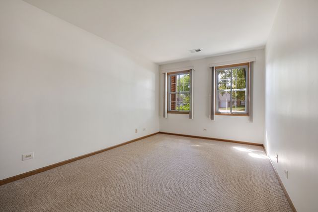 201 charleston Court 3, Schaumburg, IL 60193