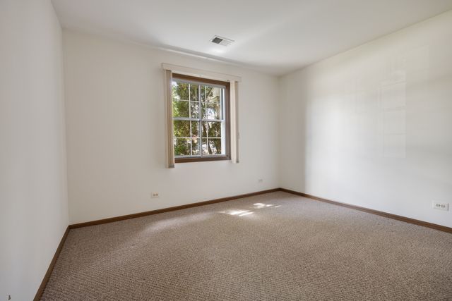 201 charleston Court 3, Schaumburg, IL 60193
