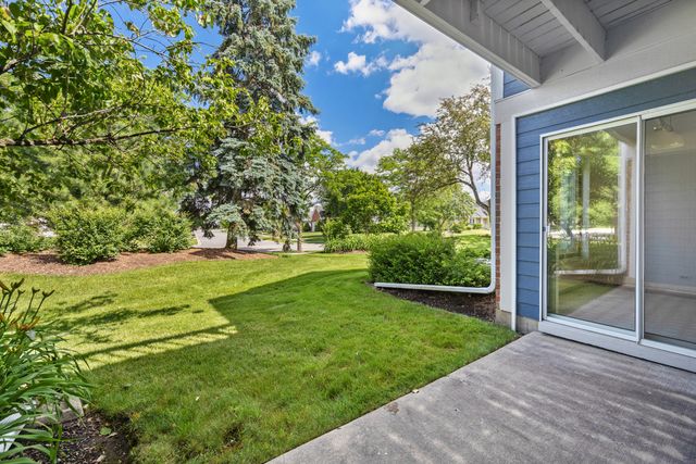201 charleston Court 3, Schaumburg, IL 60193