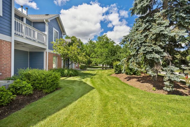 201 charleston Court 3, Schaumburg, IL 60193