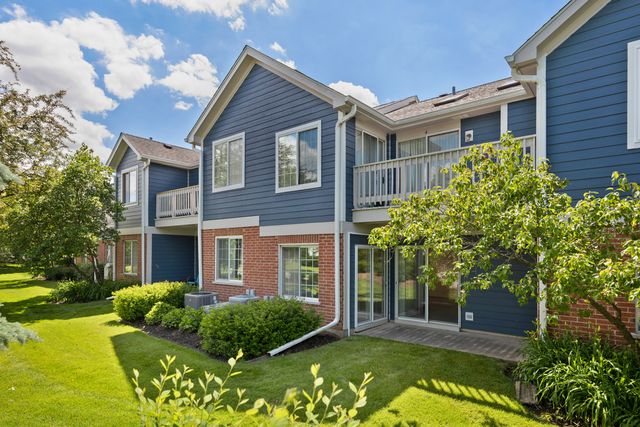 201 charleston Court 3, Schaumburg, IL 60193
